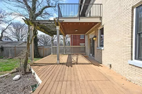 Exterior - 567 Howell Ave, Cincinnati, OH 45220 photo 12 of 16