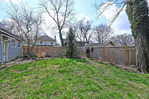 Exterior - 567 Howell Ave, Cincinnati, OH 45220 photo 14 of 16