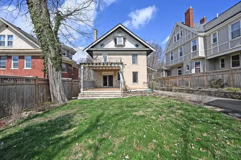 Exterior - 567 Howell Ave, Cincinnati, OH 45220 photo 8 of 16
