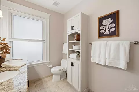 Bath - 567 Howell Ave, Cincinnati, OH 45220 photo 3 of 6