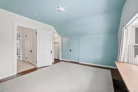 Bedroom - 567 Howell Ave, Cincinnati, OH 45220 photo 10 of 12