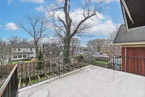 Exterior - 567 Howell Ave, Cincinnati, OH 45220 photo 6 of 16