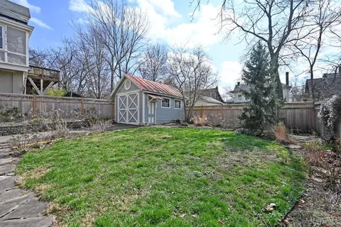 Exterior - 567 Howell Ave, Cincinnati, OH 45220 photo 15 of 16