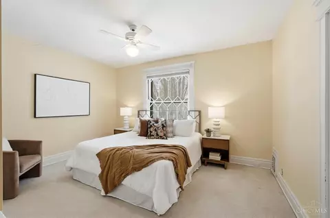 Bedroom - 567 Howell Ave, Cincinnati, OH 45220 photo 1 of 12