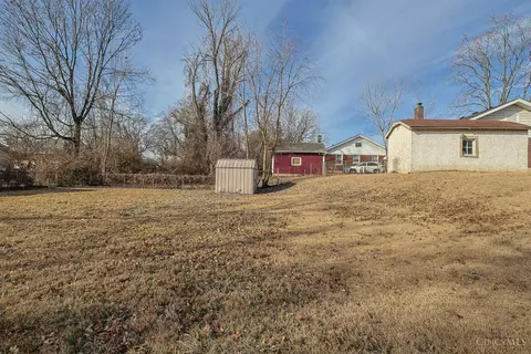 Exterior - 1511 Summit Rd, Cincinnati, OH 45237 photo 8 of 11