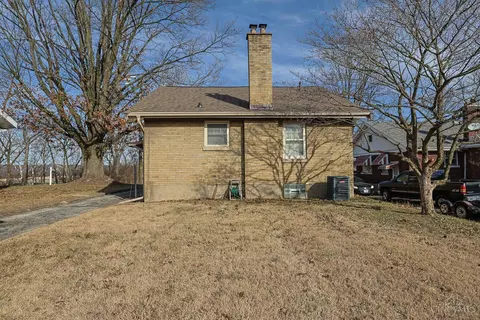 Exterior - 1511 Summit Rd, Cincinnati, OH 45237 photo 10 of 11