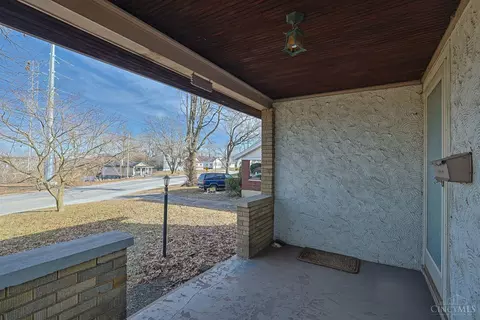 Exterior - 1511 Summit Rd, Cincinnati, OH 45237 photo 3 of 11