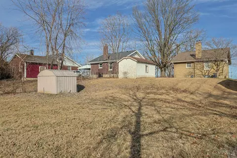 Exterior - 1511 Summit Rd, Cincinnati, OH 45237 photo 9 of 11