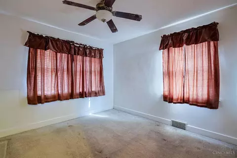 Bedroom - 1511 Summit Rd, Cincinnati, OH 45237 photo 1 of 4