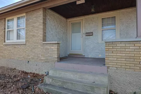 Exterior - 1511 Summit Rd, Cincinnati, OH 45237 photo 4 of 11