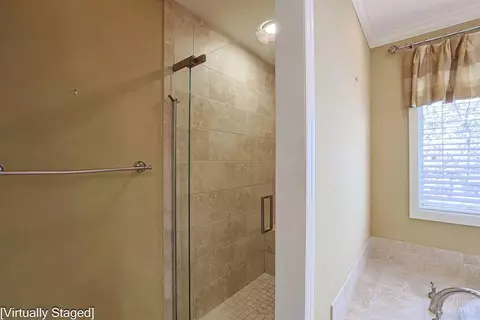 Bath - 7 Falling Brook Ln, Blue Ash, OH 45241 photo 3 of 5