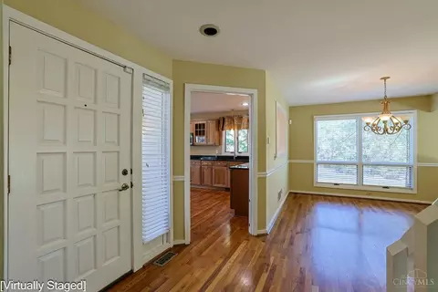Entry Way - 7 Falling Brook Ln, Blue Ash, OH 45241 photo 2 of 2