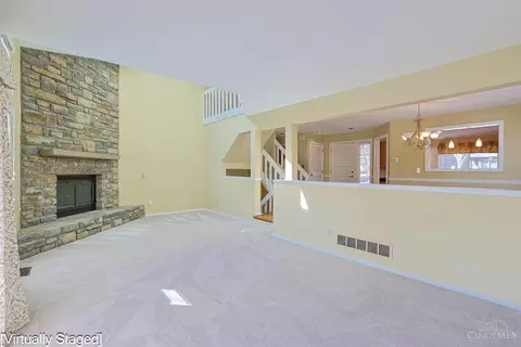 Living - 7 Falling Brook Ln, Blue Ash, OH 45241 photo 3 of 7
