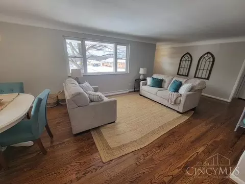 Living - 148 Waxwing Dr, Reading, OH 45236 photo 2 of 4