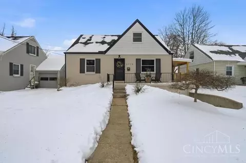 2779 Redfield Pl, Cincinnati, OH 45230