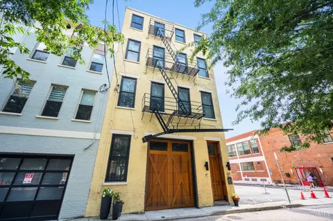 221 Kemp Aly, Cincinnati, OH 45202