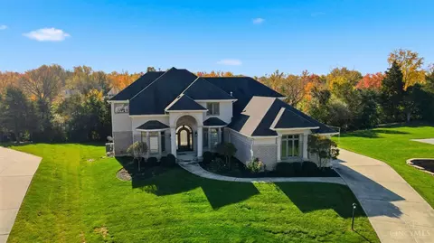 2695 Bent Creek Ct, Beavercreek, OH 45431