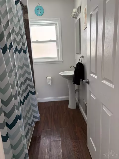 Bath - 4654 Winton Rd, Cincinnati, OH 45232 photo 1 of 4