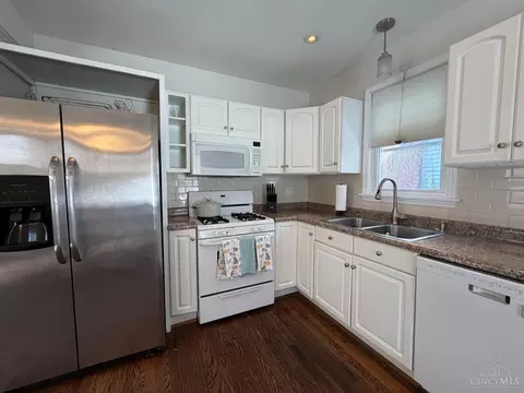 Kitchen - 4654 Winton Rd, Cincinnati, OH 45232 photo 3 of 3