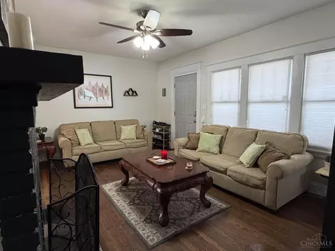 Living - 4654 Winton Rd, Cincinnati, OH 45232 photo 4 of 4