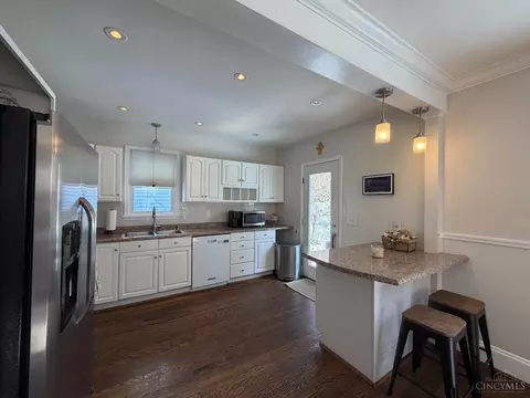 Kitchen - 4654 Winton Rd, Cincinnati, OH 45232 photo 2 of 3