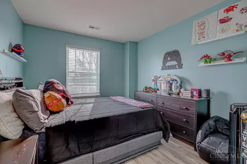 Bedroom - 110 Kitty Hawk Dr, Springboro, OH 45066 photo 3 of 5