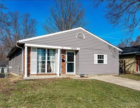 1808 Waynebrook Dr, Middletown, OH 45044