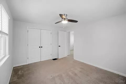Bedroom - 4207 Simpson Ave, Cincinnati, OH 45227 photo 2 of 2