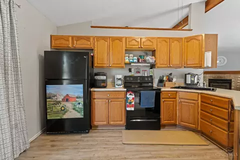 Kitchen - 3479 Pleasant Rd, Hillsboro, OH 45133 photo 2 of 3