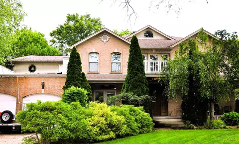 8030 Deershadow Ln, Montgomery, OH 45242