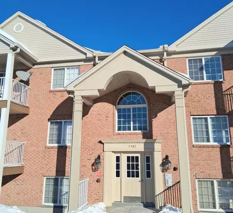 3383 Emerald Lakes Dr, Cincinnati, OH 45211