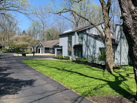 2 Stoney Creek Ln, Terrace Park, OH 45174