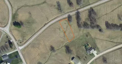 3380 Black Hawk Dr, Franklin Twp, OH 45171