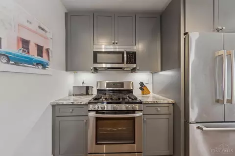 Kitchen - 6017 Bramble Ave, Cincinnati, OH 45227 photo 7 of 12
