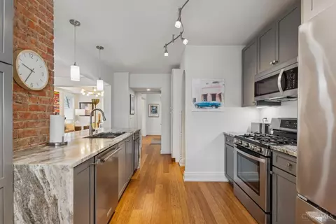 Kitchen - 6017 Bramble Ave, Cincinnati, OH 45227 photo 5 of 12