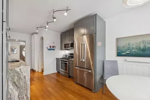 Kitchen - 6017 Bramble Ave, Cincinnati, OH 45227 photo 6 of 12