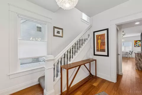 Entry Way - 6017 Bramble Ave, Cincinnati, OH 45227 photo 2 of 8