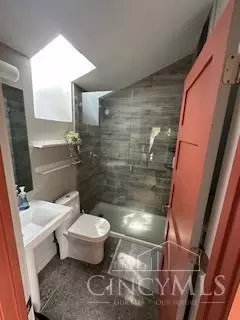 Bath - 6017 Bramble Ave, Cincinnati, OH 45227 photo 9 of 9