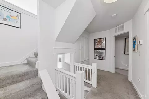 Entry Way - 6017 Bramble Ave, Cincinnati, OH 45227 photo 5 of 8