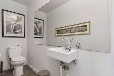 Bath - 6017 Bramble Ave, Cincinnati, OH 45227 photo 1 of 9