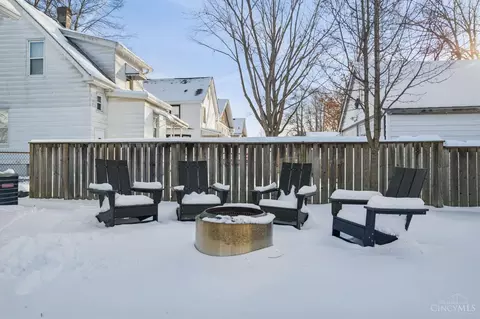 Exterior - 6017 Bramble Ave, Cincinnati, OH 45227 photo 7 of 8
