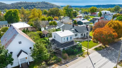 312 Eighth St, Manchester, OH 45144