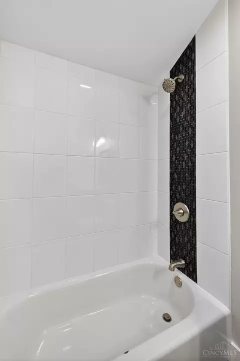 Bath - 60 Orchard Cir, Blanchester, OH 45107 photo 4 of 4