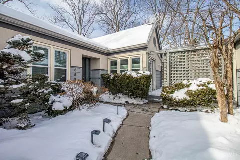 8837 Montgomery Rd, Cincinnati, OH 45236