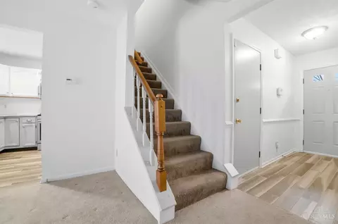 Entry Way - 758 Stoneharbor Ln, Hamilton Township, OH 45039 photo 3 of 4