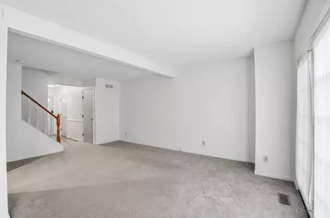 Living - 758 Stoneharbor Ln, Hamilton Township, OH 45039 photo 3 of 8