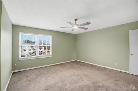 Bedroom - 758 Stoneharbor Ln, Hamilton Township, OH 45039 photo 3 of 6