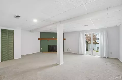 Living - 758 Stoneharbor Ln, Hamilton Township, OH 45039 photo 5 of 8