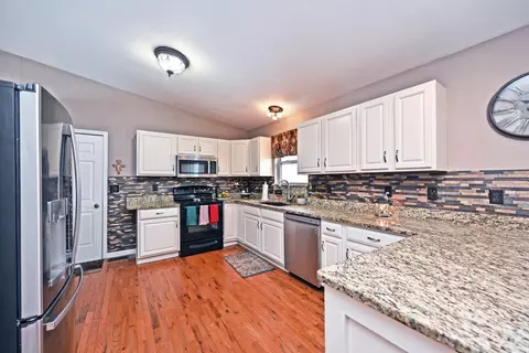 Kitchen - 1554 Denny Dr, Amelia, OH 45102 photo 1 of 4