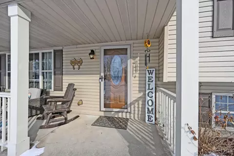 Exterior - 1554 Denny Dr, Amelia, OH 45102 photo 2 of 11